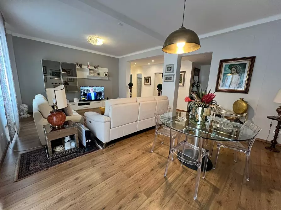 Immagine 3 di Appartamento in vendita  a La Spezia