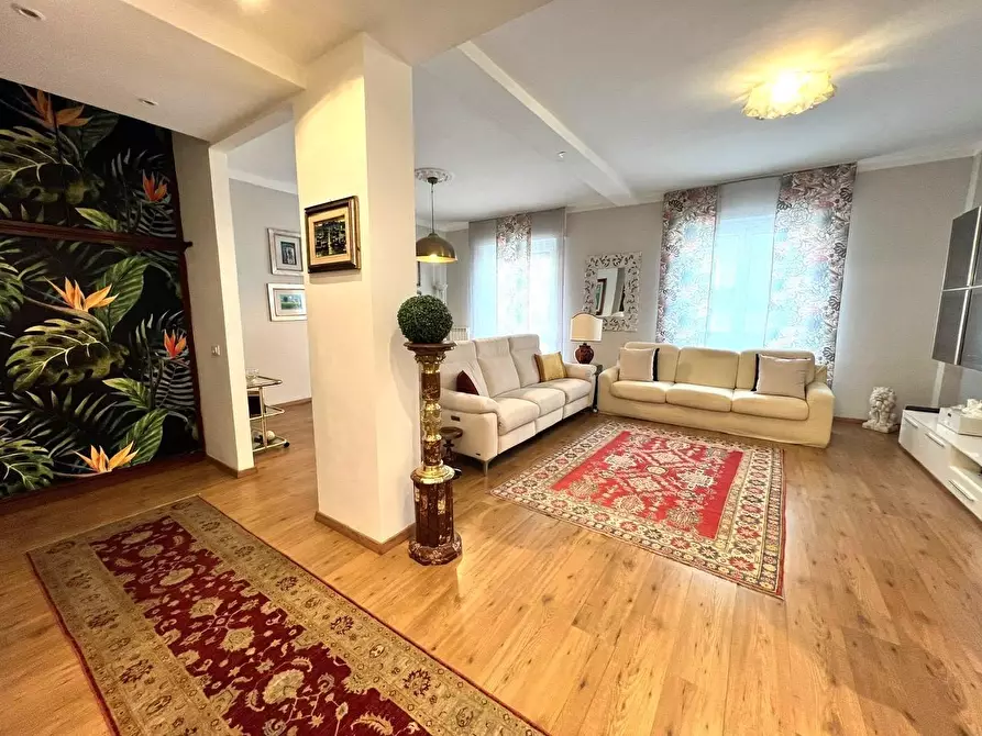 Immagine 14 di Appartamento in vendita  a La Spezia