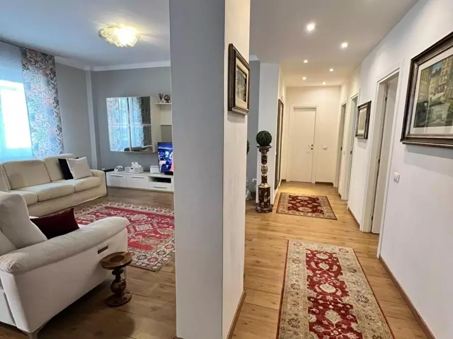 Immagine 17 di Appartamento in vendita  a La Spezia