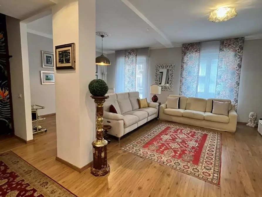 Immagine 13 di Appartamento in vendita  a La Spezia