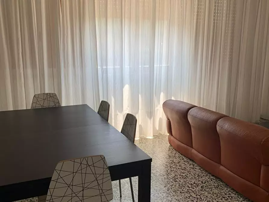 Immagine 2 di Appartamento in vendita  a Carrara