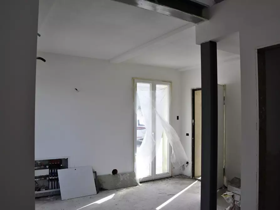 Immagine 10 di Appartamento in vendita  a Collesalvetti