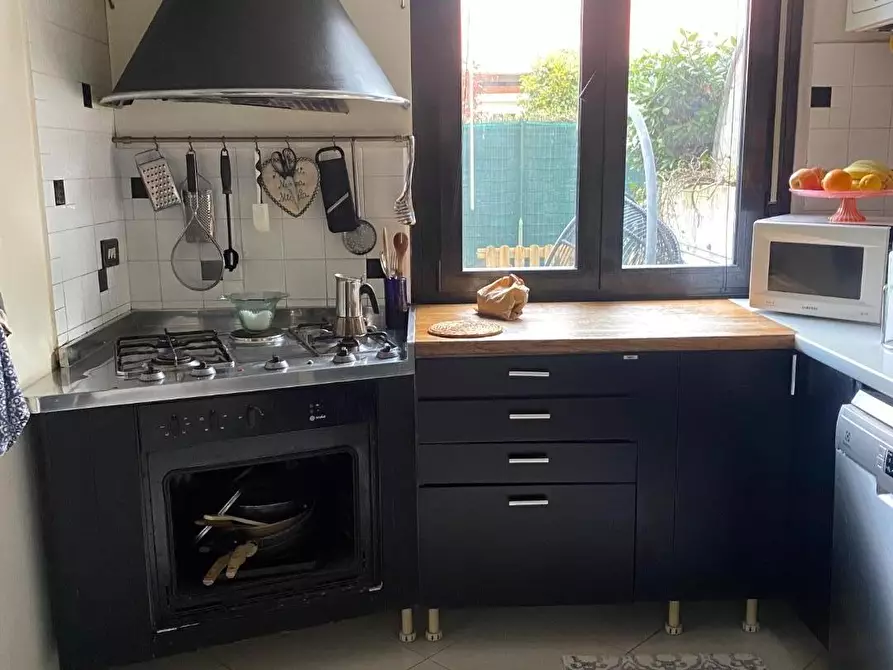 Immagine 21 di Casa quadrifamiliare in vendita  a Viareggio