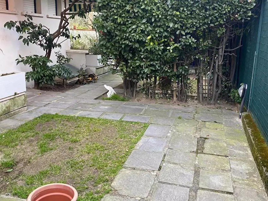 Immagine 5 di Casa quadrifamiliare in vendita  a Viareggio