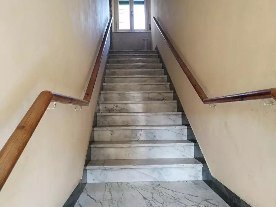 Immagine 4 di Porzione di casa in vendita  a Massa