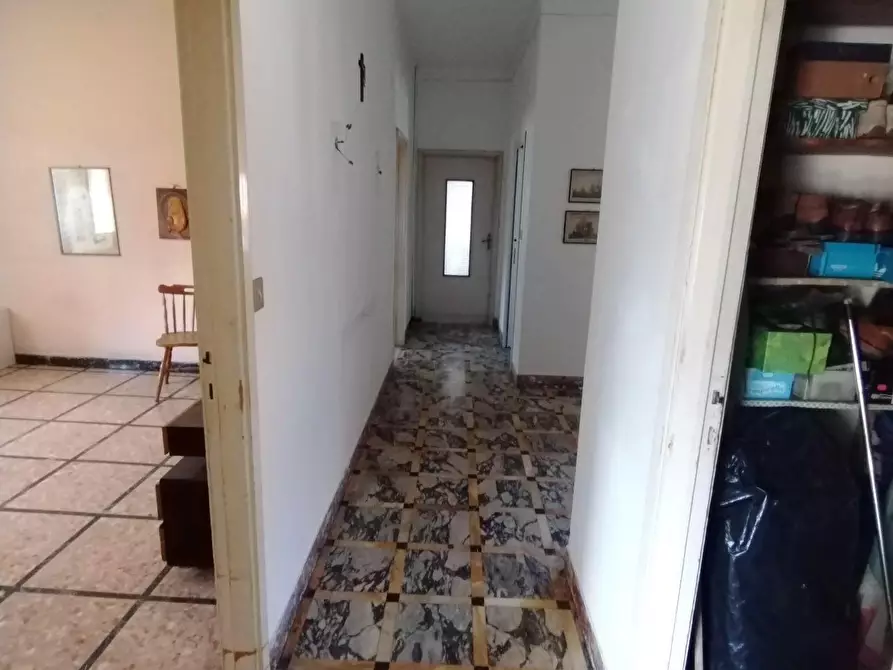 Immagine 7 di Porzione di casa in vendita  a Massa