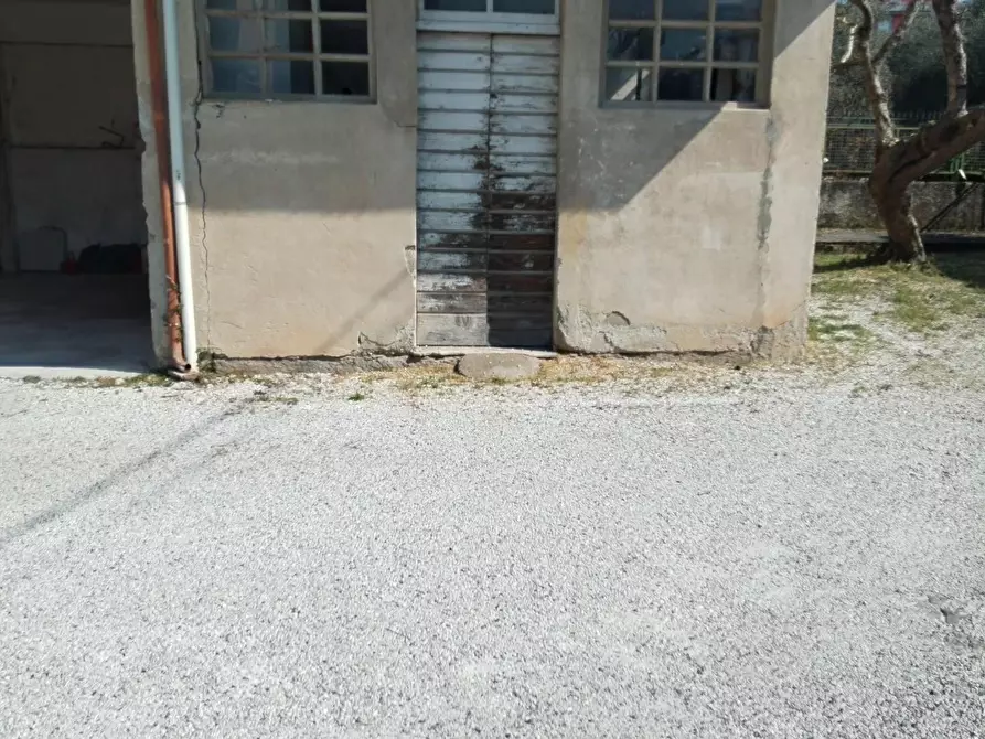 Immagine 19 di Porzione di casa in vendita  a Massa