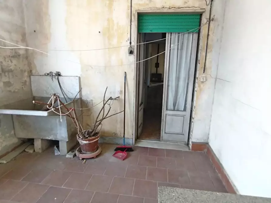 Immagine 16 di Porzione di casa in vendita  a Massa