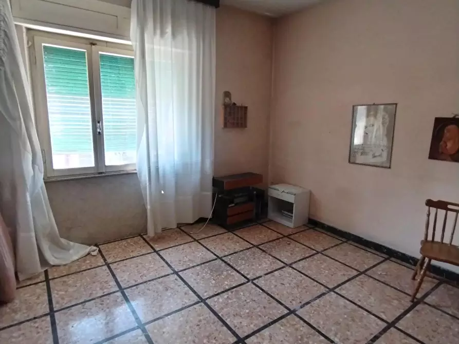 Immagine 10 di Porzione di casa in vendita  a Massa