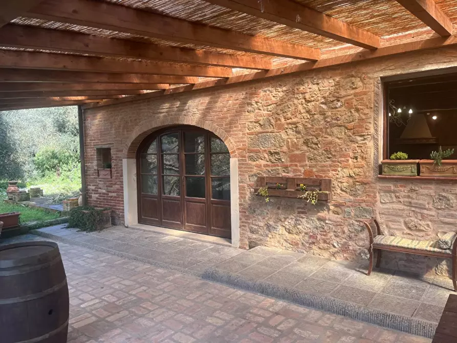 Immagine 33 di Casa colonica in vendita  a Palaia