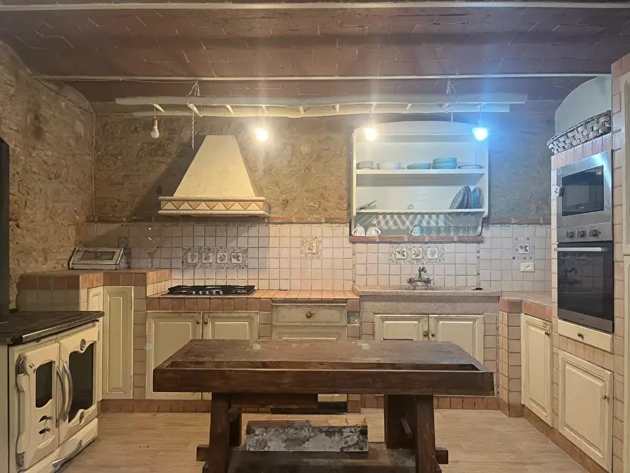 Immagine 3 di Casa colonica in vendita  a Palaia