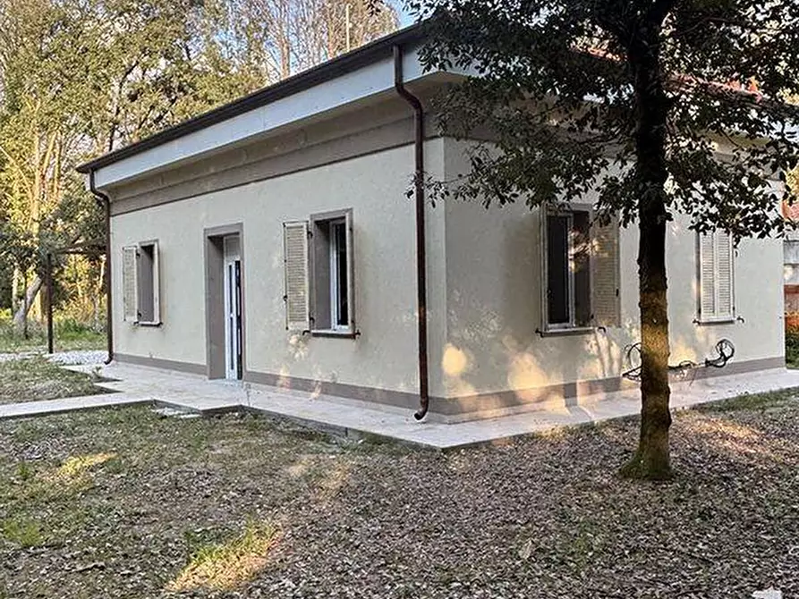 Immagine 4 di Casa indipendente in vendita  a Massa