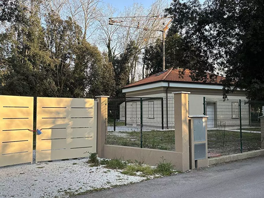 Immagine 5 di Casa indipendente in vendita  a Massa