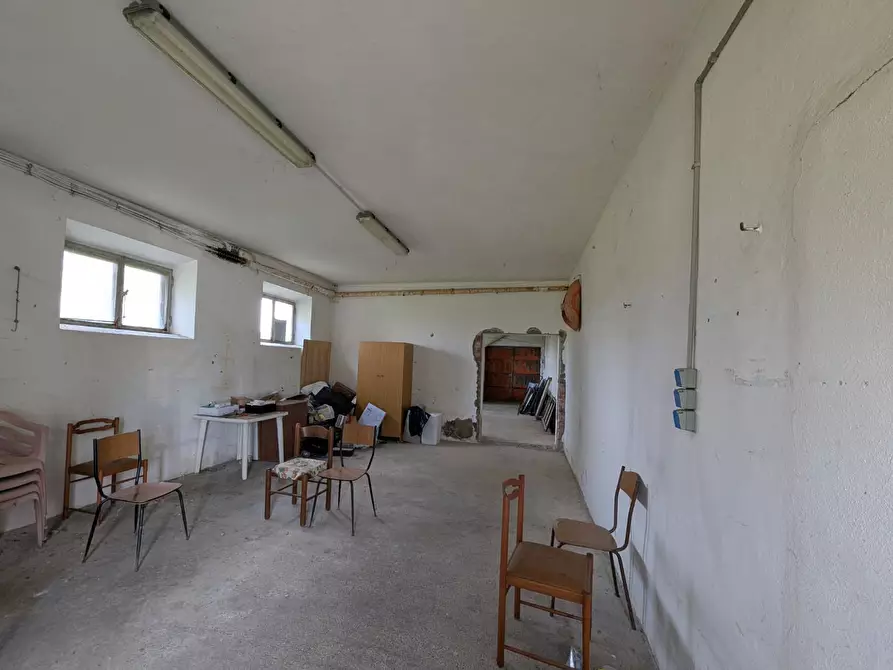 Immagine 25 di Casa colonica in vendita  a Orbetello