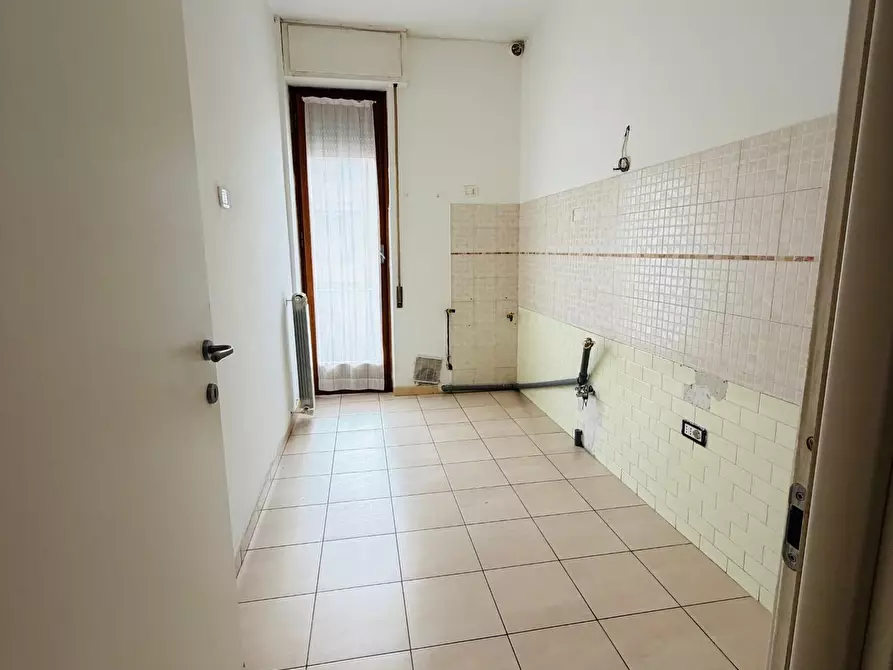 Immagine 6 di Appartamento in vendita  a Massa