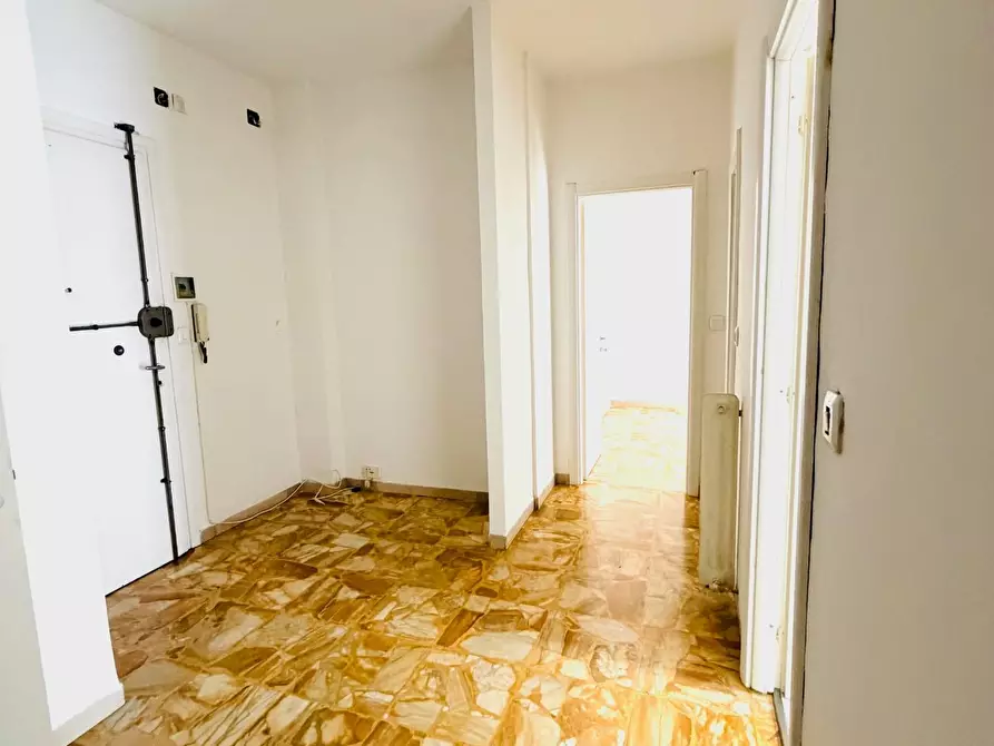 Immagine 11 di Appartamento in vendita  a Massa