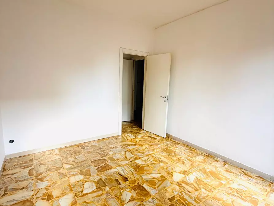 Immagine 7 di Appartamento in vendita  a Massa