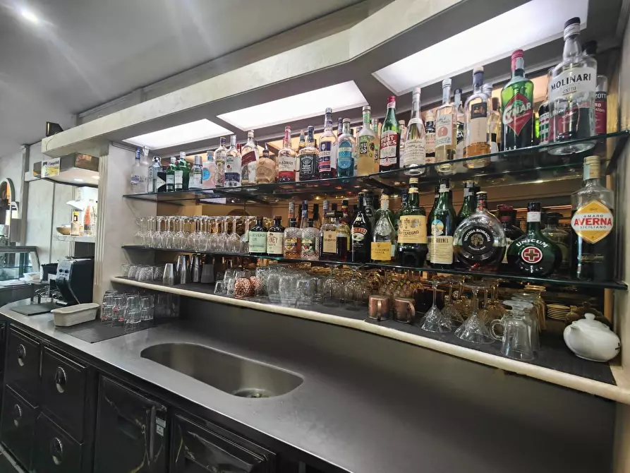 Immagine 8 di Bar / Ristorante in vendita  a Fucecchio