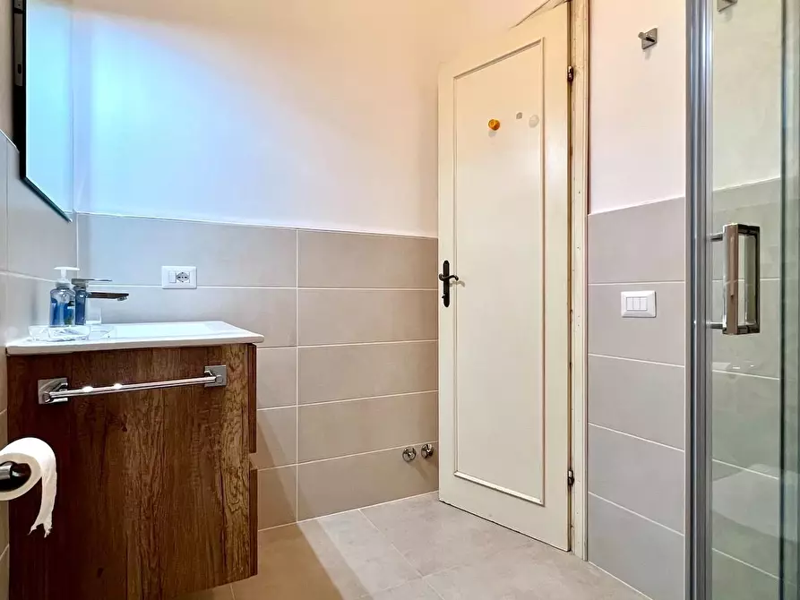 Immagine 11 di Appartamento in affitto  a Massa