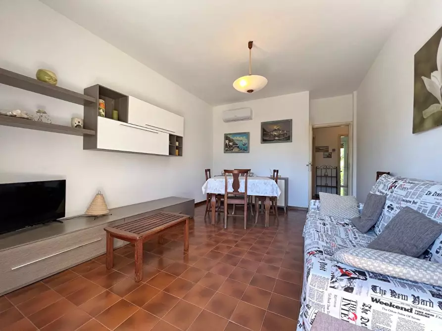 Immagine 5 di Appartamento in affitto  a Massa