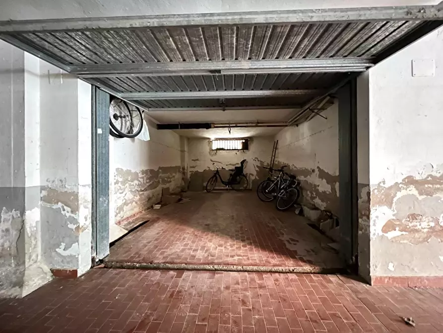 Immagine 25 di Appartamento in affitto  a Massa