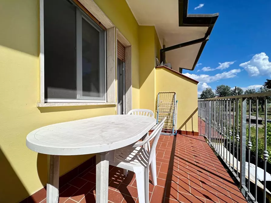 Immagine 2 di Appartamento in affitto  a Massa