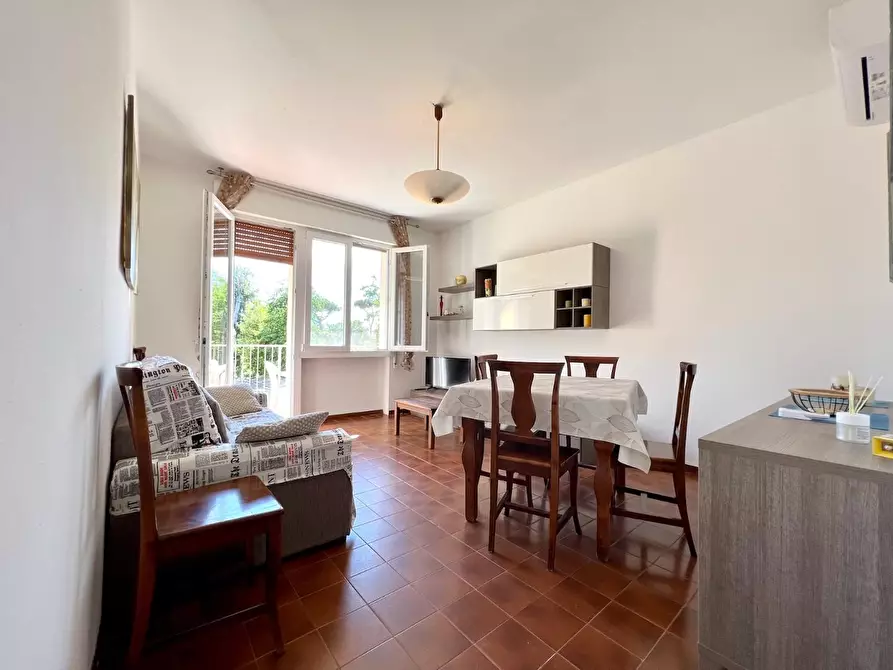 Immagine 3 di Appartamento in affitto  a Massa