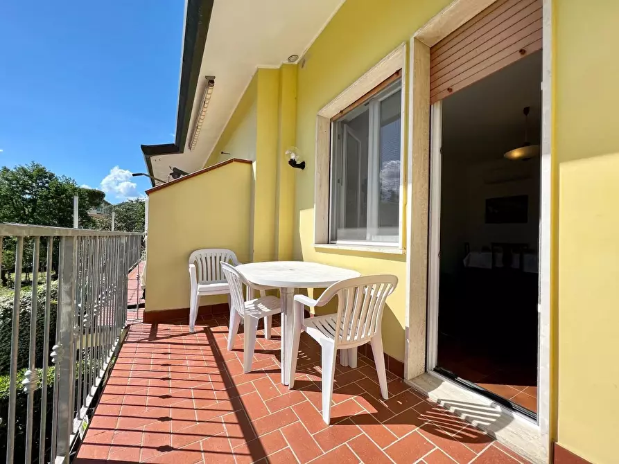 Immagine 1 di Appartamento in affitto  a Massa