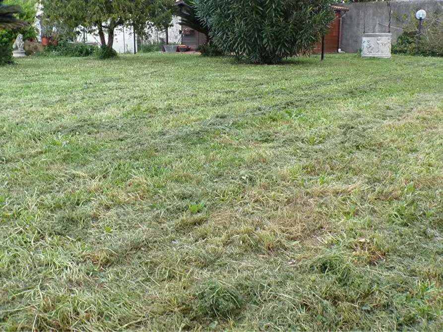 Immagine 1 di Villetta a schiera in vendita  a Cascina