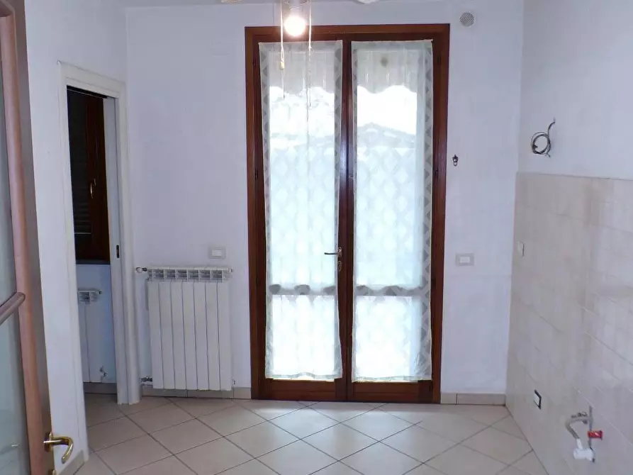 Immagine 9 di Villetta a schiera in vendita  a Cascina