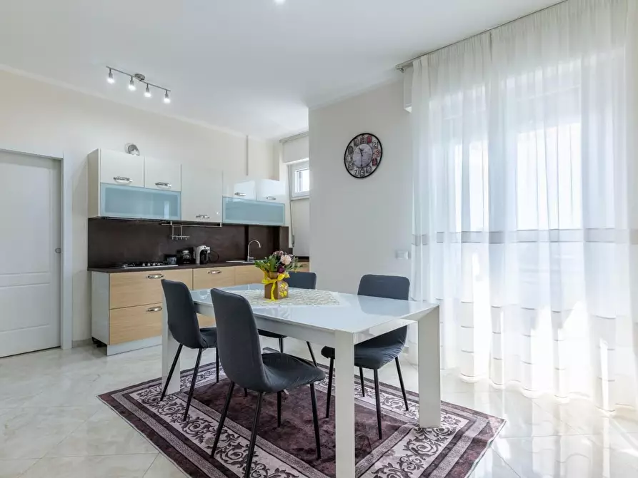 Immagine 11 di Appartamento in vendita  a Cascina