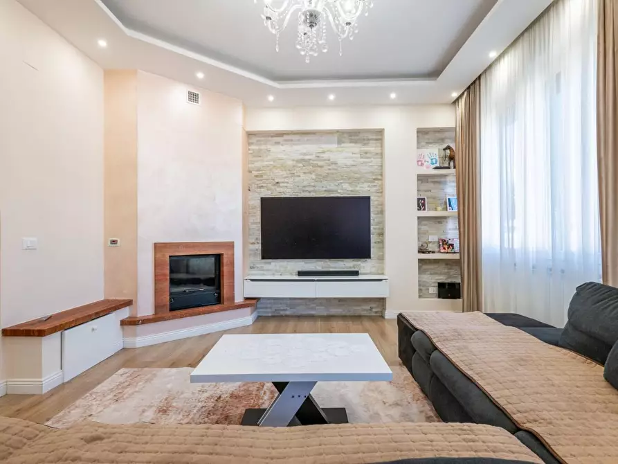 Immagine 3 di Appartamento in vendita  a Cascina