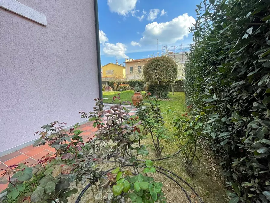 Immagine 42 di Villa in vendita  a Santa Croce Sull'arno