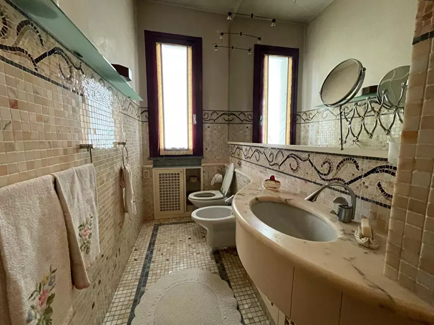 Immagine 31 di Villa in vendita  a Santa Croce Sull'arno