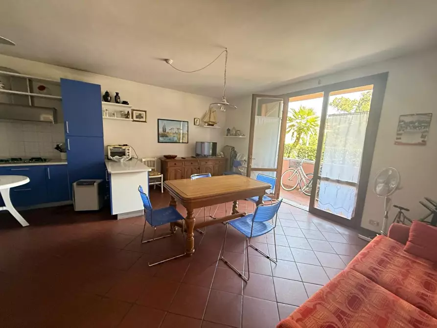 Immagine 9 di Villetta a schiera in vendita  a Massa