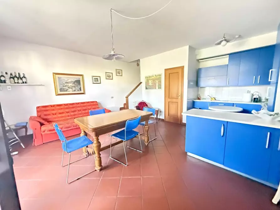 Immagine 7 di Villetta a schiera in vendita  a Massa