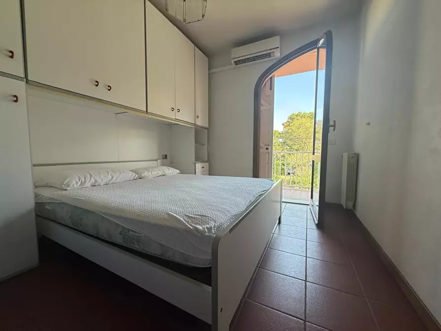 Immagine 15 di Villetta a schiera in vendita  a Massa