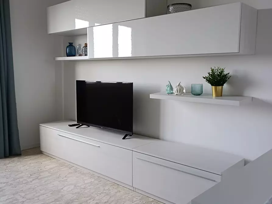 Immagine 10 di Appartamento in affitto  a Massa