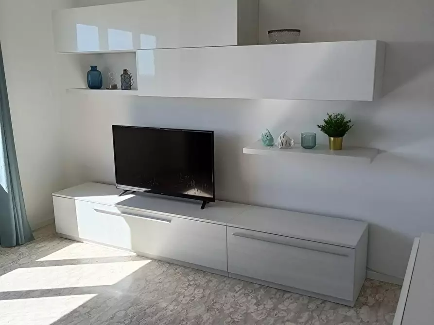 Immagine 3 di Appartamento in affitto  a Massa