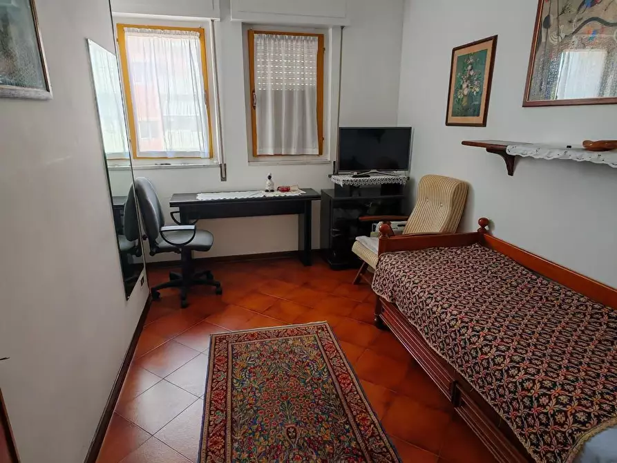 Immagine 3 di Appartamento in vendita  a Carrara