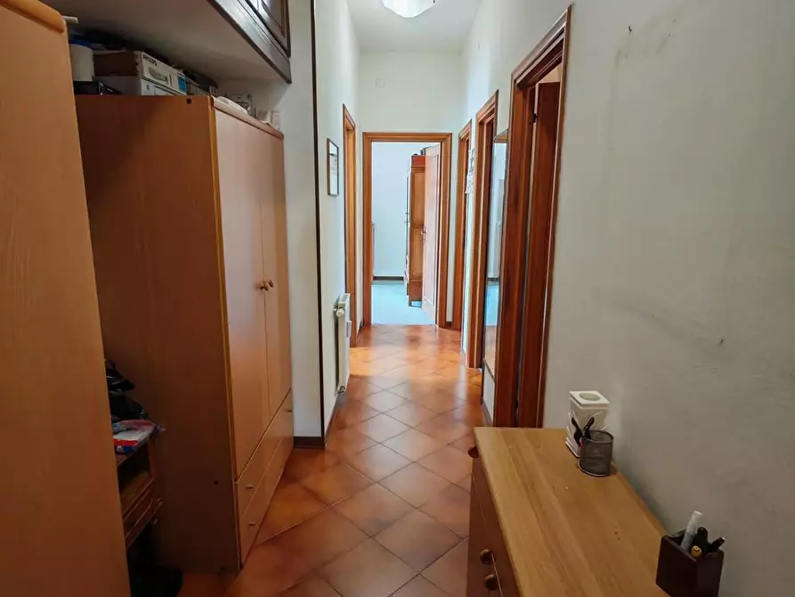 Immagine 4 di Appartamento in vendita  a Carrara