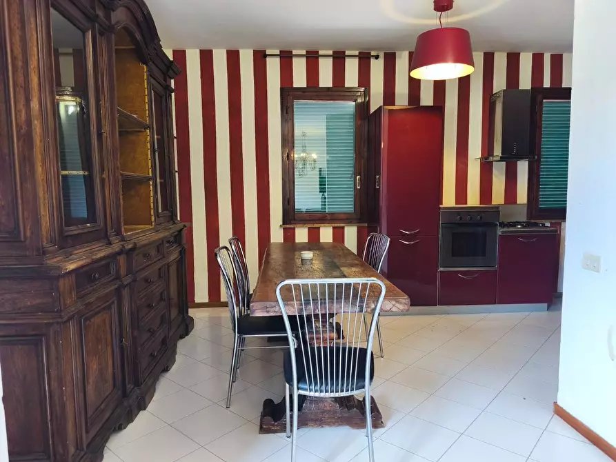 Immagine 2 di Appartamento in affitto  a Ameglia