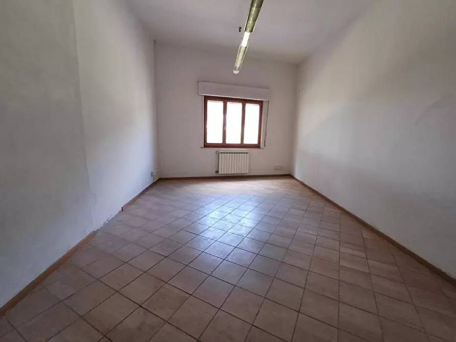 Immagine 2 di Ufficio in vendita  a Empoli