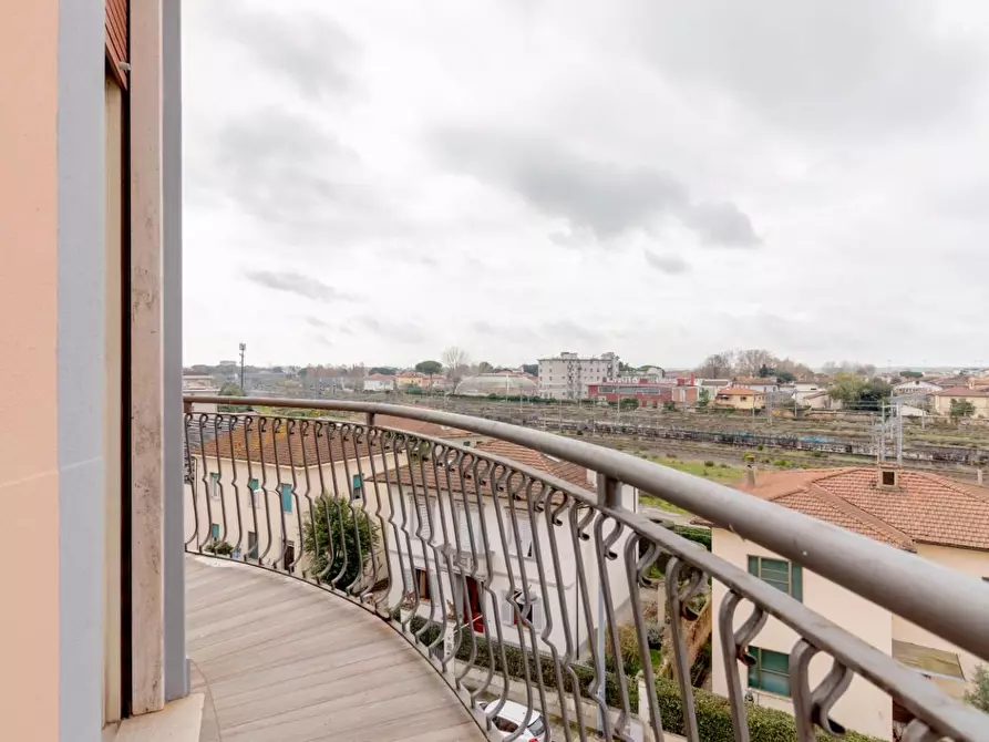 Immagine 13 di Appartamento in vendita  a Pisa