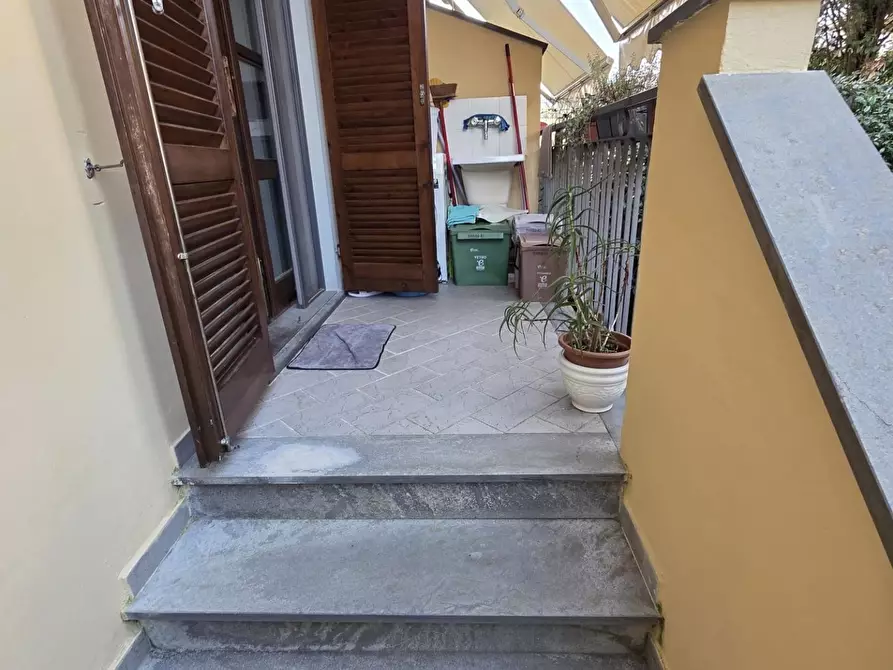 Immagine 48 di Villetta a schiera in vendita  a Camaiore