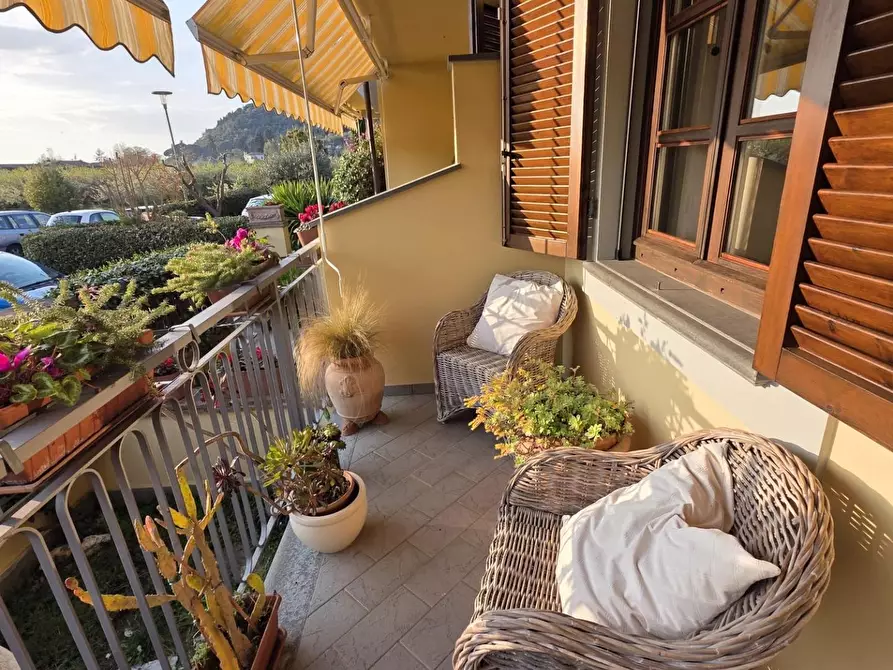 Immagine 40 di Villetta a schiera in vendita  a Camaiore