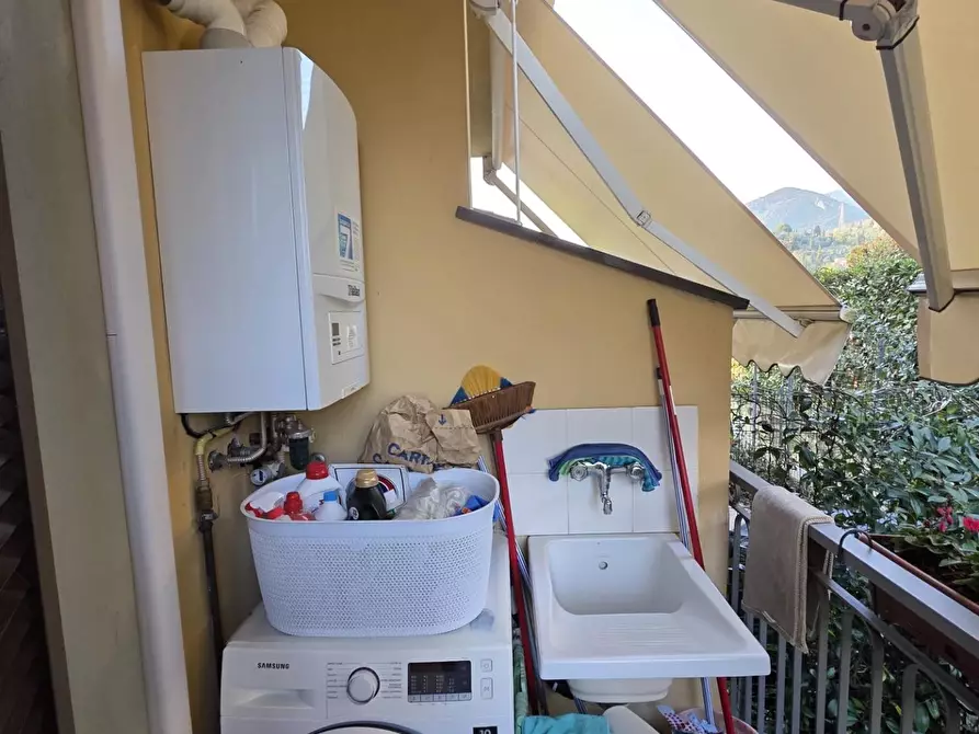 Immagine 47 di Villetta a schiera in vendita  a Camaiore