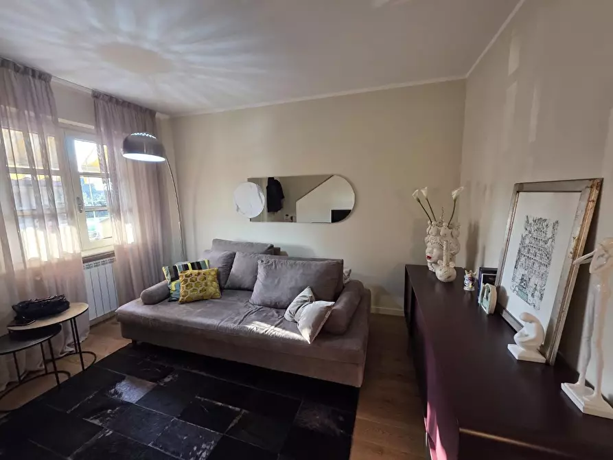 Immagine 1 di Villetta a schiera in vendita  a Camaiore