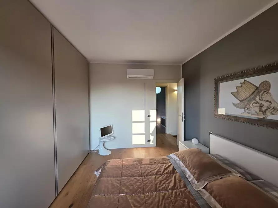 Immagine 14 di Villetta a schiera in vendita  a Camaiore