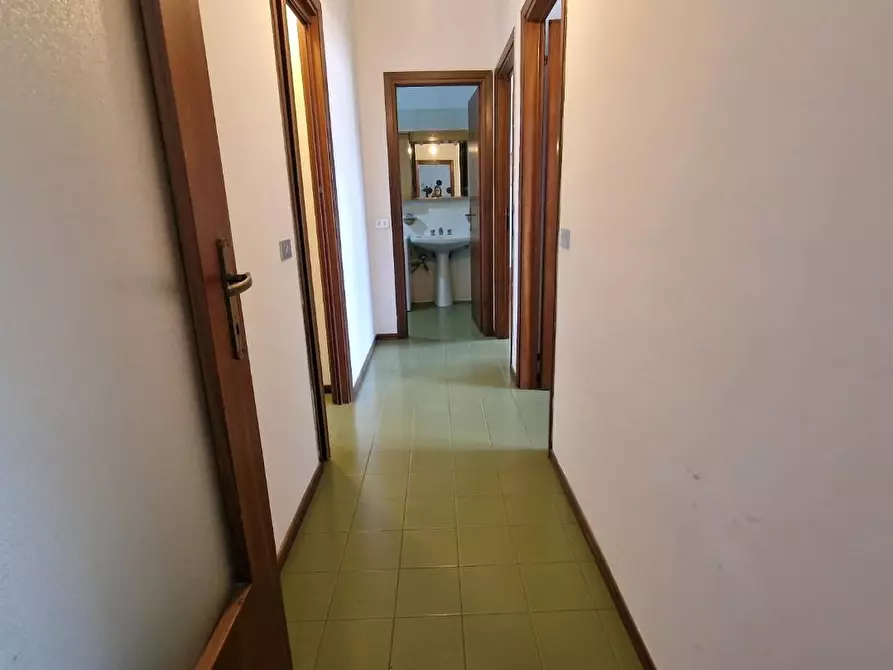 Immagine 23 di Appartamento in vendita  a Carrara